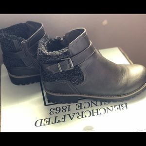 Frye Jane short brown booties